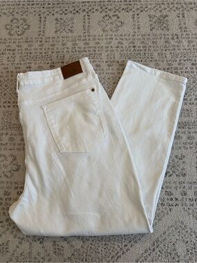 NWOT Judy Blue Boyfriend Fit White Jeans  Sz 22W